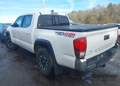 2017 Toyota Tacoma Trd Off Road z USA, uszkodzony, nr VIN 3TMCZ5AN1HM104967